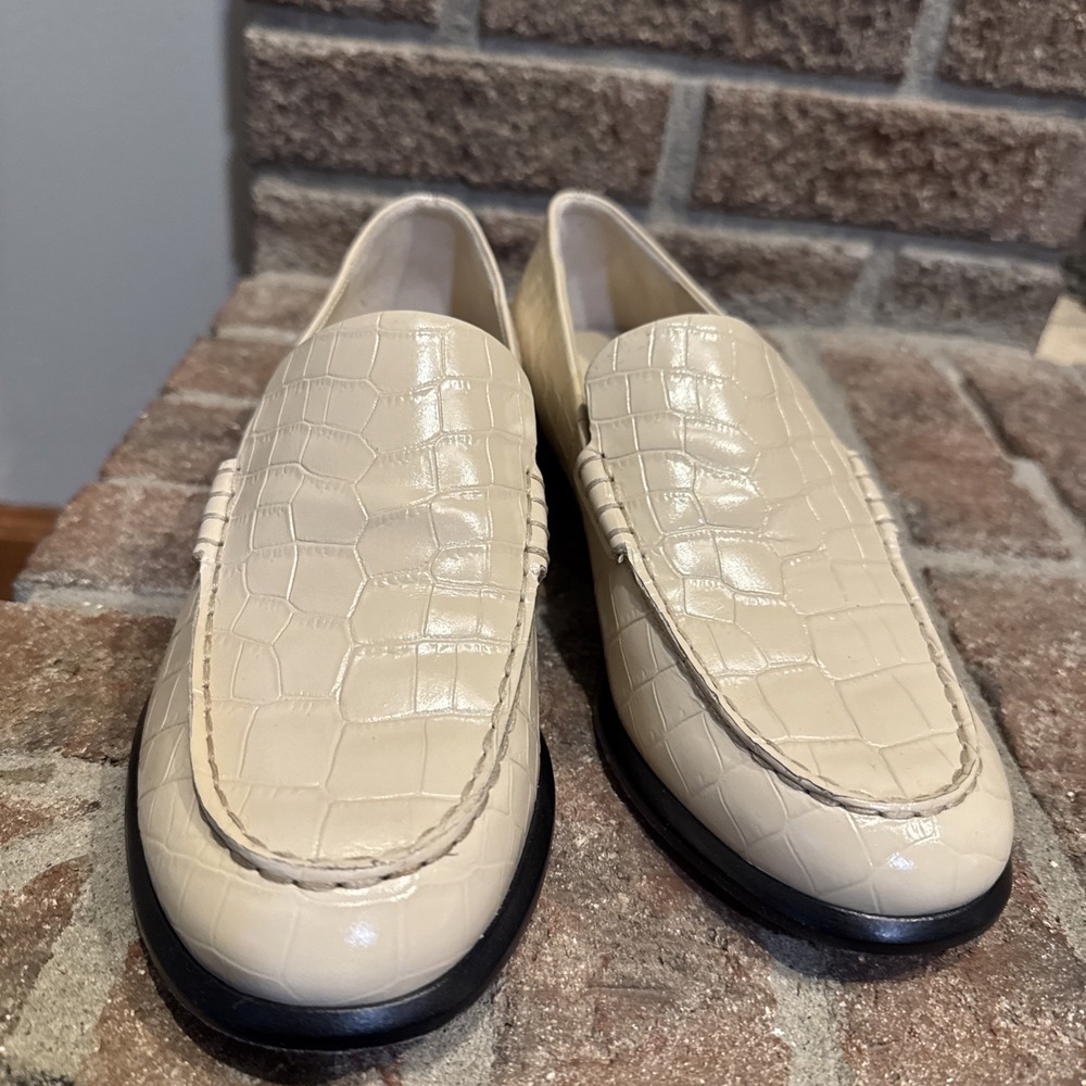 Vince Womens Naomi Ivory Patent Leather Croc Print Loafers Size 7M EU 37 #404 - Picture 8 of 16
